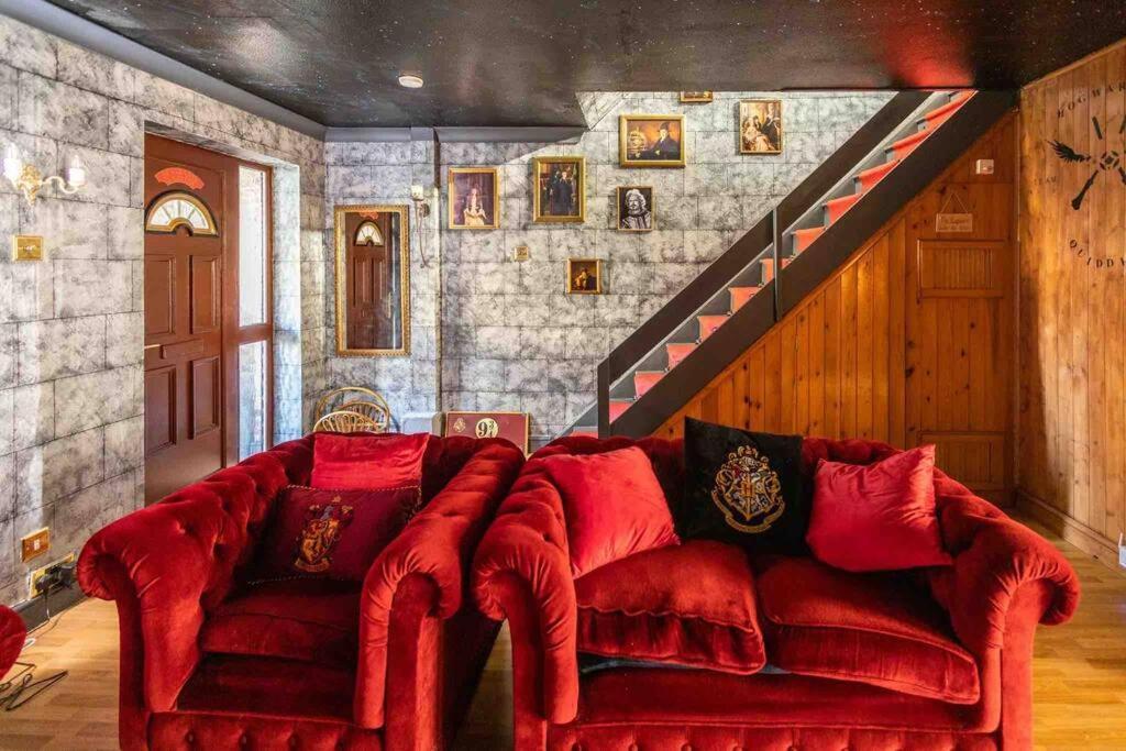 Hogwarts Hideaway Themed Property Watford (Hertfordshire) Exterior foto