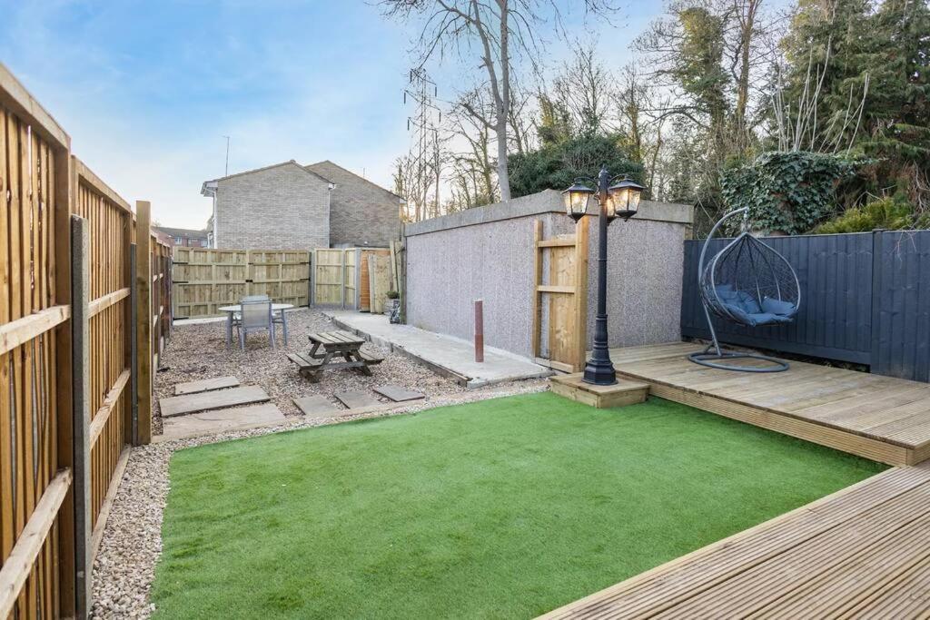 Hogwarts Hideaway Themed Property Watford (Hertfordshire) Exterior foto