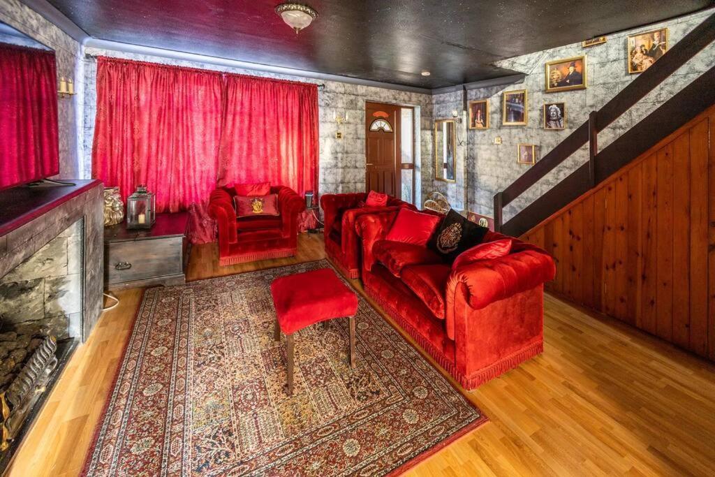 Hogwarts Hideaway Themed Property Watford (Hertfordshire) Exterior foto